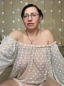 Amberhotqueen live sex cam