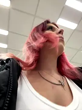 RiriRoseey live sex cam