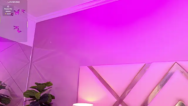MalaikaBrown live sex cam