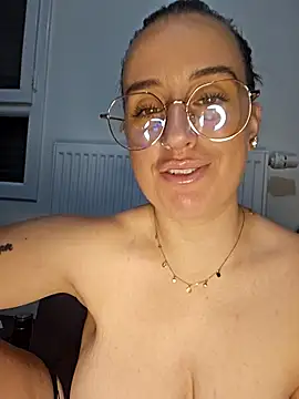 Lindsay_00off's cam snapshot