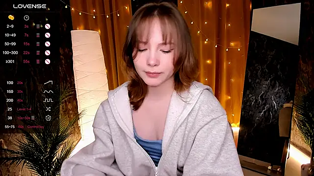 LanaBlu_'s cam snapshot