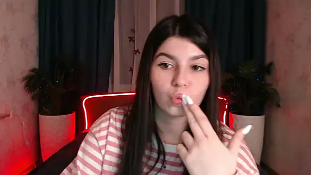 KisaModel's cam snapshot