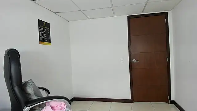 Aisha_hotts777's cam snapshot