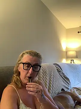 Mrsmoggy's cam snapshot