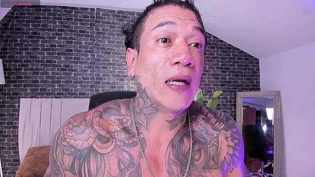 Dantesuarez28 live sex cam