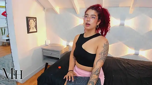 MizzHell live sex cam
