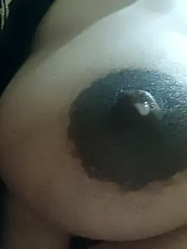 Maahi-Queen's cam snapshot