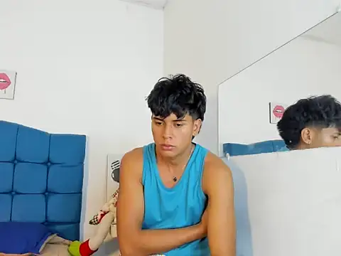 Valentino_Lane live sex cam