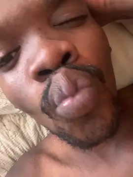 BigAndBeaut's cam snapshot