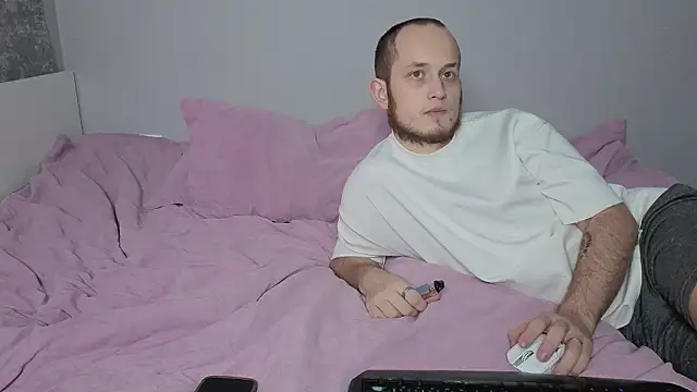 Pearl_couple's cam snapshot