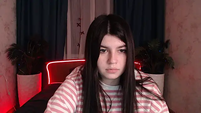 KisaModel's cam snapshot