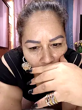 SluttyMilf79 live sex cam