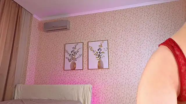 AveloriaLove's cam snapshot