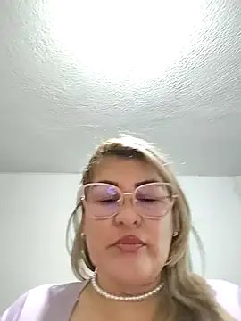 AlexxiaaMat live sex cam