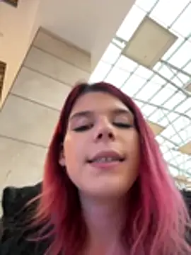 RiriRoseey live sex cam