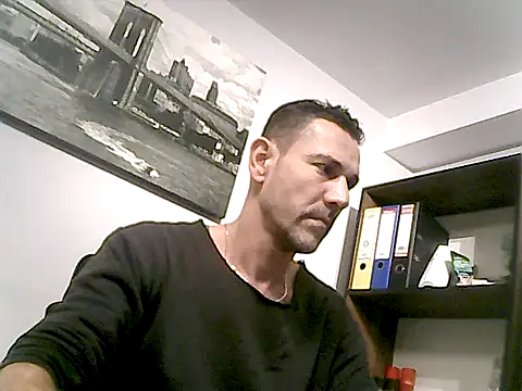 mastercharisma35's cam snapshot