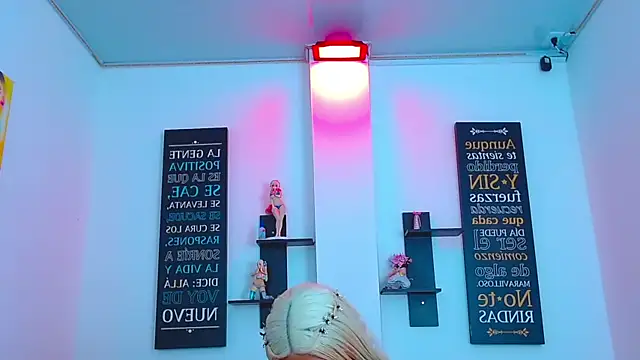 CHLOE_THUNDERS live sex cam