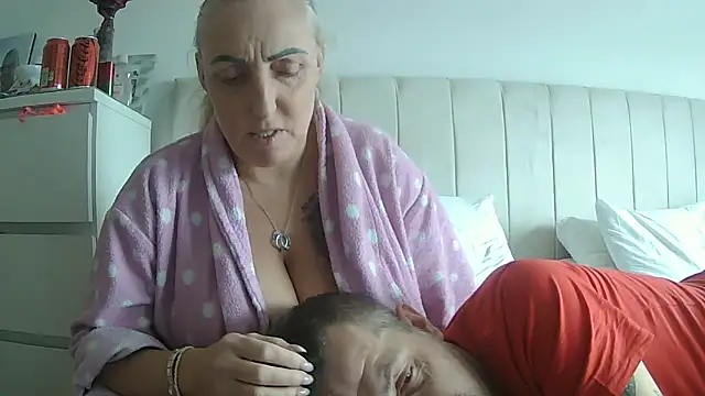 theblondecocklover's cam snapshot