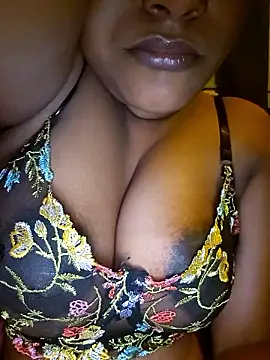 sexyindi_couple's cam snapshot