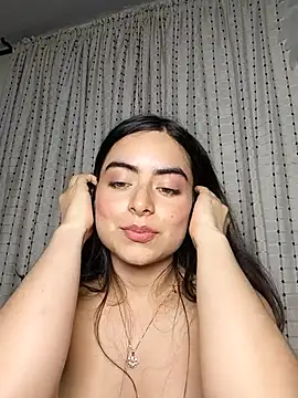 saasha_Petit live sex cam
