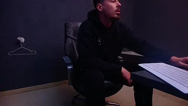 EnzoRace's cam snapshot