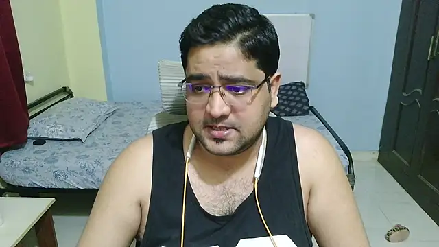 Charmer-Boy's cam snapshot