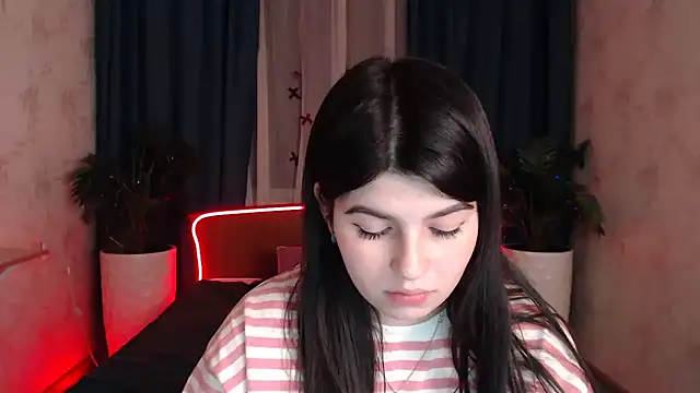 KisaModel's cam snapshot