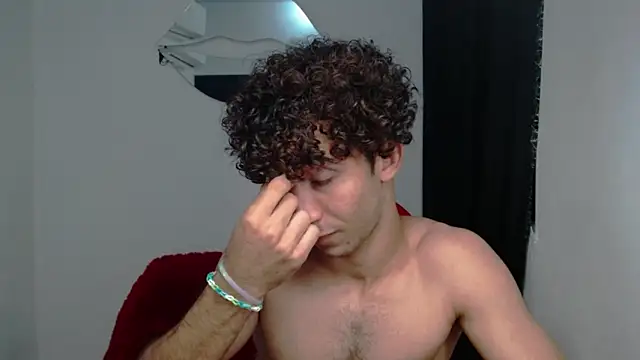 Caius_fox's cam snapshot