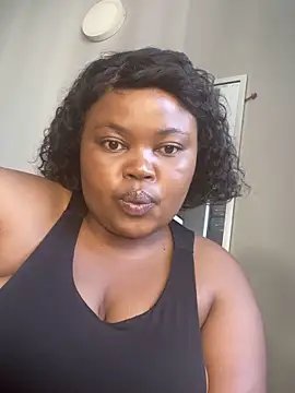 Curveysinaa's cam snapshot