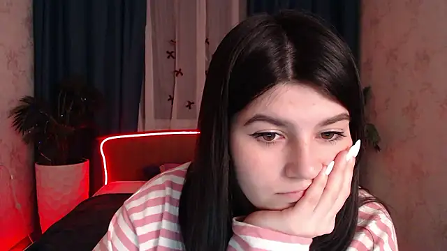 KisaModel's cam snapshot