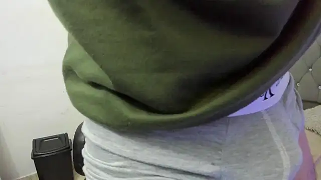 _1DERECK's cam snapshot