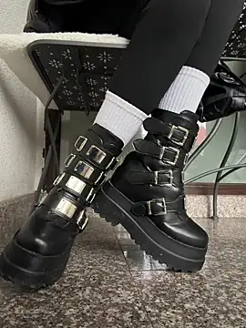 FeetVibe's cam snapshot