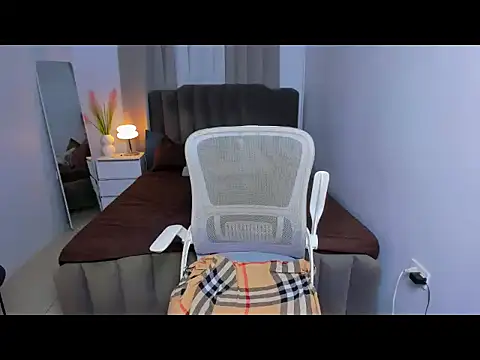 Laureen_BrownXxx's cam snapshot