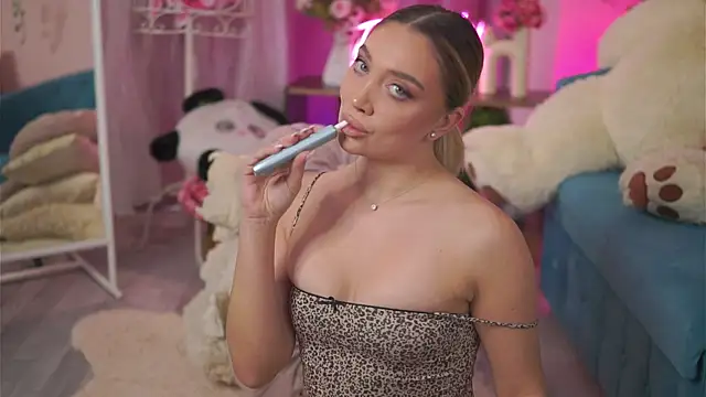 NadyaBlue's cam snapshot