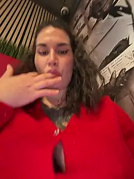 TattooGirlAlia live sex cam