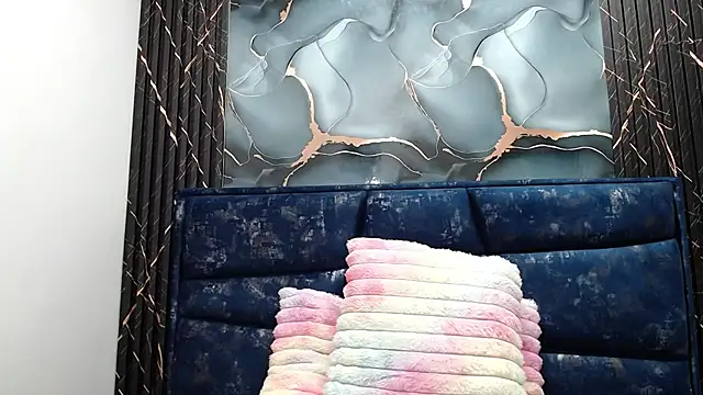 AlayaLee1 live sex cam