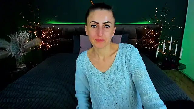 Rebecca_Diamond's cam snapshot