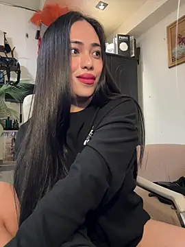 BigDominaMia live sex cam