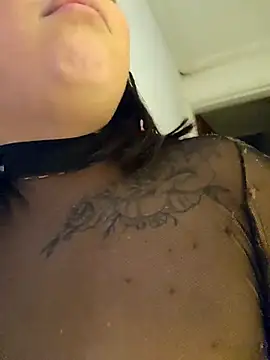 LizzRouse live sex cam