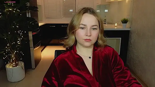 Mira_Mermayd live sex cam