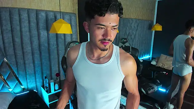 NicolaiKarav live sex cam