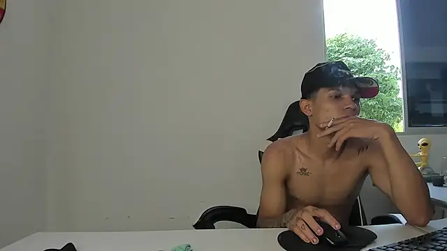 EL_VENEZOLANO_22CM live sex cam