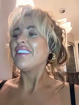 Carmel_Louise's cam snapshot