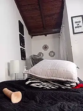 Emily_Castano's cam snapshot