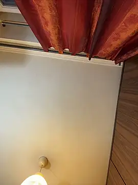 Hotmomcheckk_'s cam snapshot