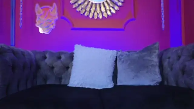 Julieta_Russell live sex cam