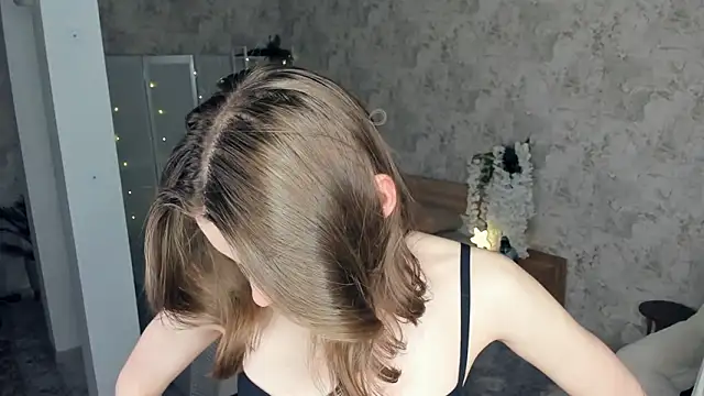 LianneBynon's cam snapshot