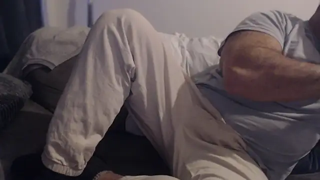 hugemachohandsome's cam snapshot