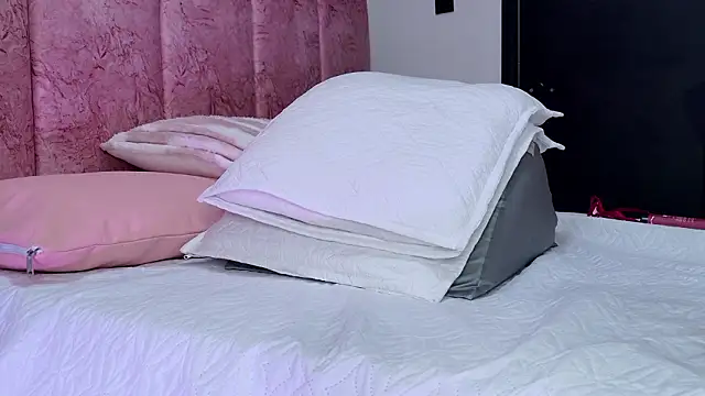 kendal_rossi's cam snapshot