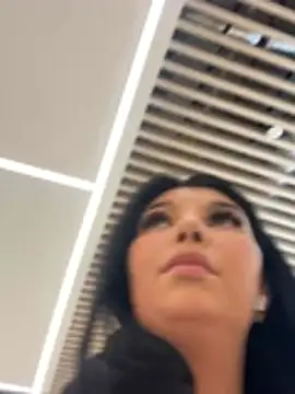 Tisha_Busty live sex cam